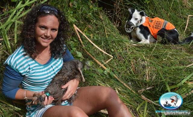 46235_1-kristy-holding-a-kiwi-best.jpg